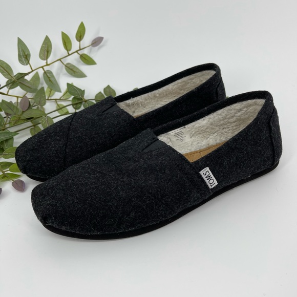 Toms Shoes - Gray Wool Faux Sherpa Lined Toms Size 7 Wide